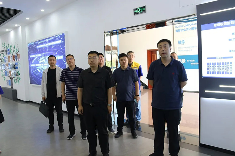 遼寧省臺(tái)安縣縣委書(shū)記苑振超一行7人蒞臨銳智參觀考察